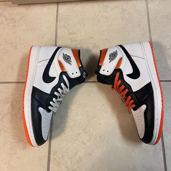 Jordan 1 Retro High Electro Orange - Picture 1 of 7
